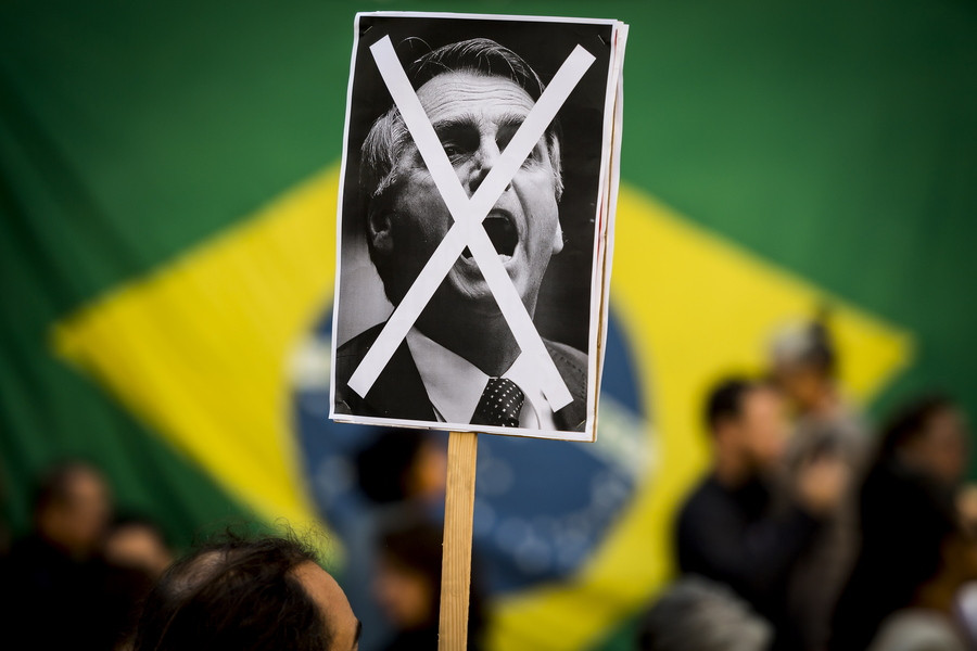 Βραζιλία: Στρατό στους δρόμους υπόσχεται ο νοσταλγός της χούντας, Μπολσονάρου