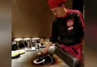 Κινέζος σεφ πάει το μαγείρεμα του αυγού σε άλλο επίπεδο [ΒΙΝΤΕΟ]