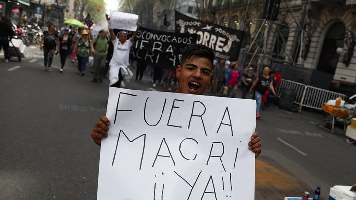 Αργεντινή: Πλαστικές σφαίρες εναντίον διαδηλωτών που διαμαρτύρονταν για τα μέτρα λιτότητας [Βίντεο]
