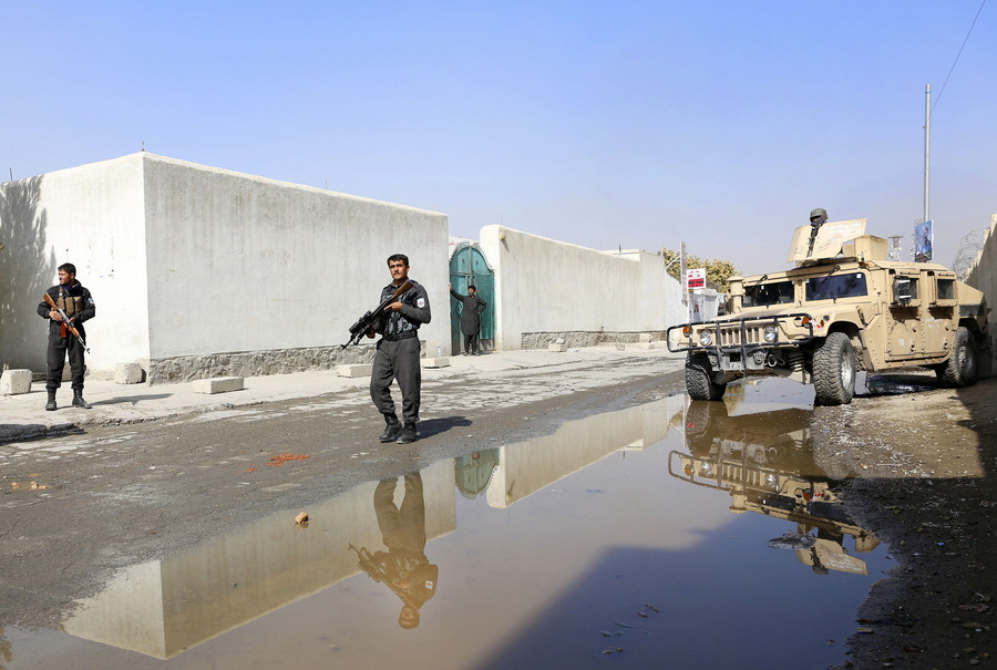 Πολύνεκρη επίθεση βομβιστή αυτοκτονίας στην Καμπούλ