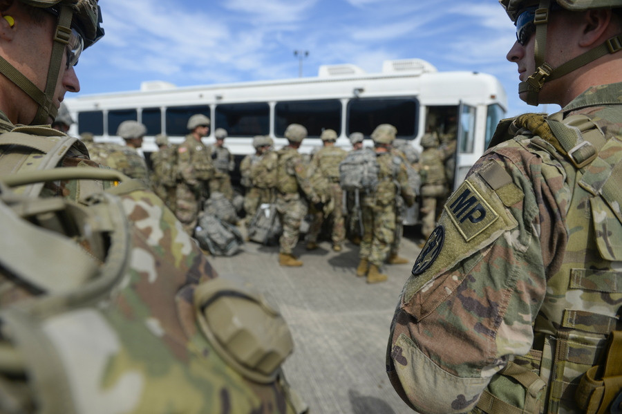 Πάνω από 7.000 Αμερικάνοι στρατιώτες το Σαββατοκύριακο στα σύνορα με Μεξικό