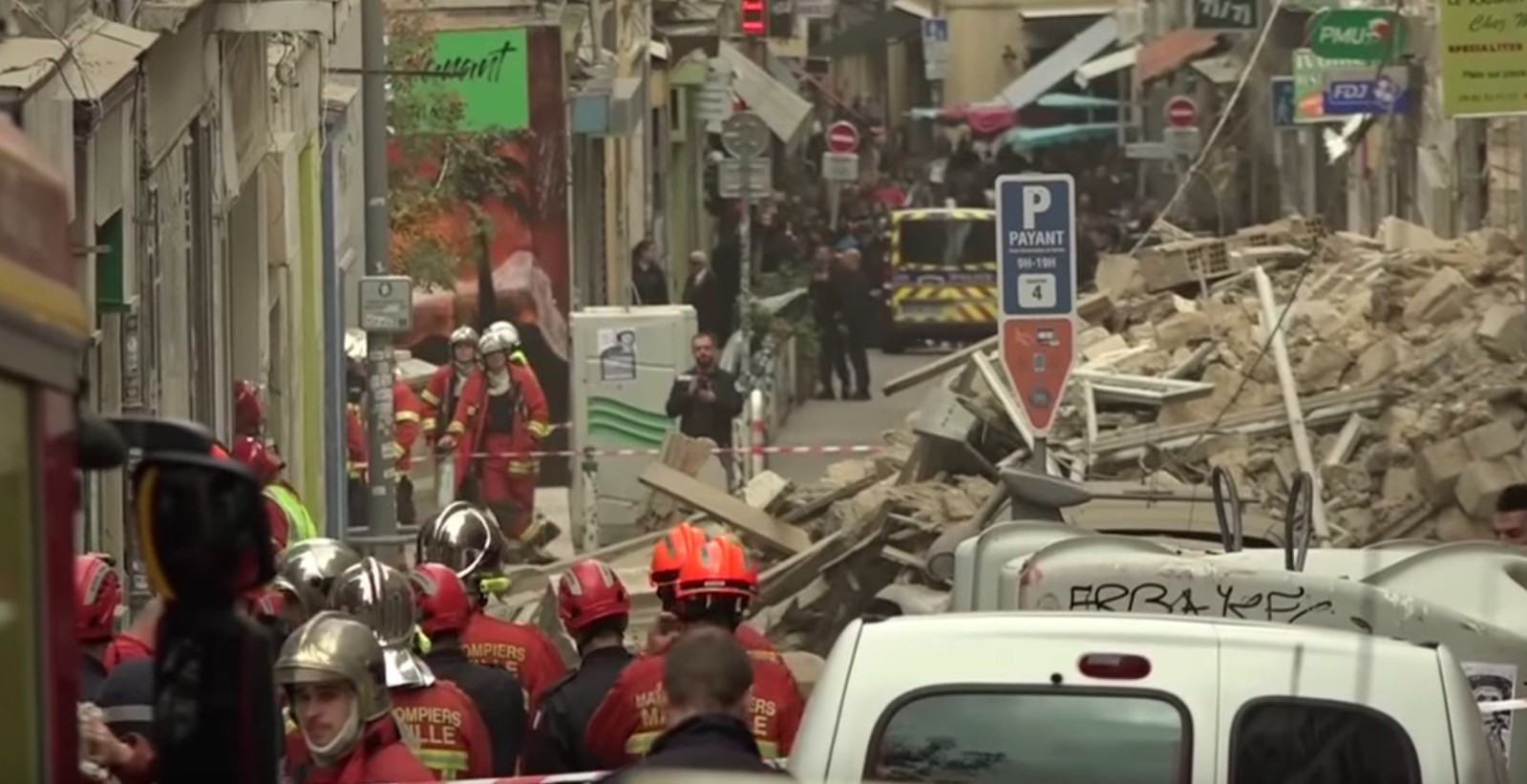 Γαλλία: Αγνοούνται άνθρωποι στα κτίρια που κατέρρευσαν σαν τραπουλόχαρτα [Βίντεο]
