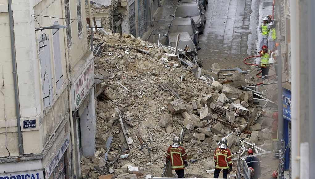 Το πέμπτο θύμα ανασύρθηκε από τα ερείπια των κτιρίων στη Μασσαλία