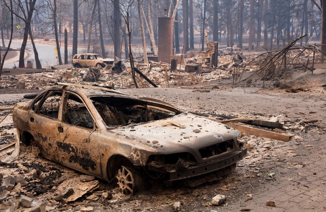 Μεγαλώνει η λίστα των νεκρών και των καταστροφών της πυρκαγιάς στην Καλιφόρνια