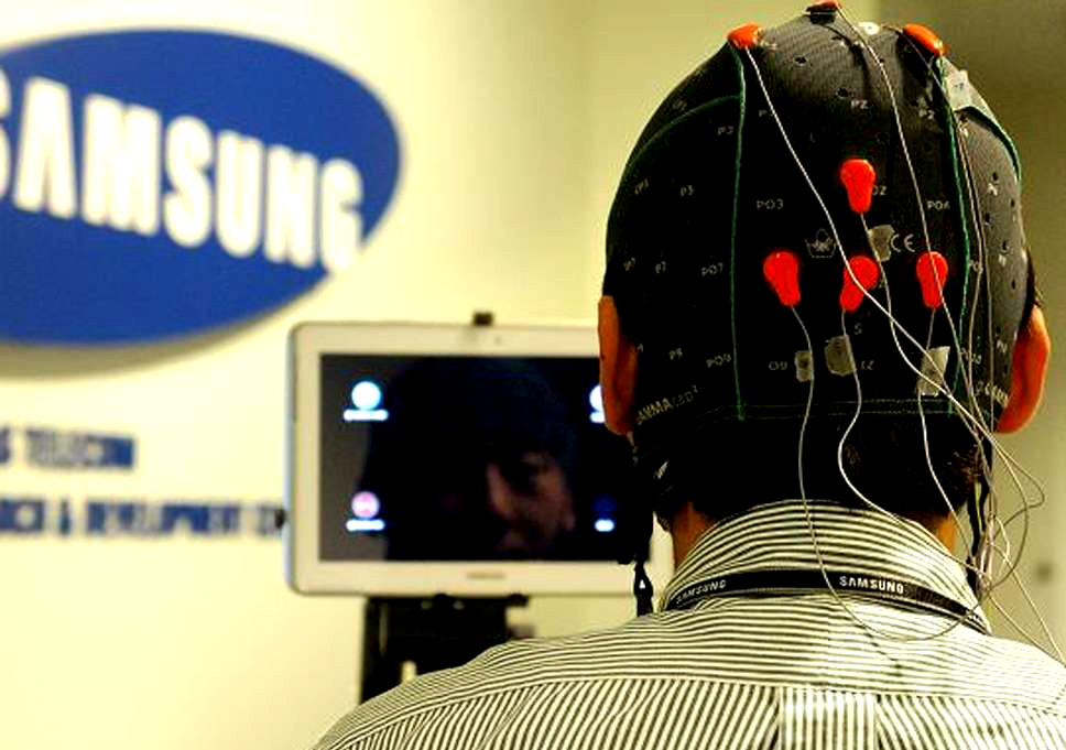 Η Samsung ετοιμάζει το πρώτο εγκεφαλικό… τηλεκοντρόλ