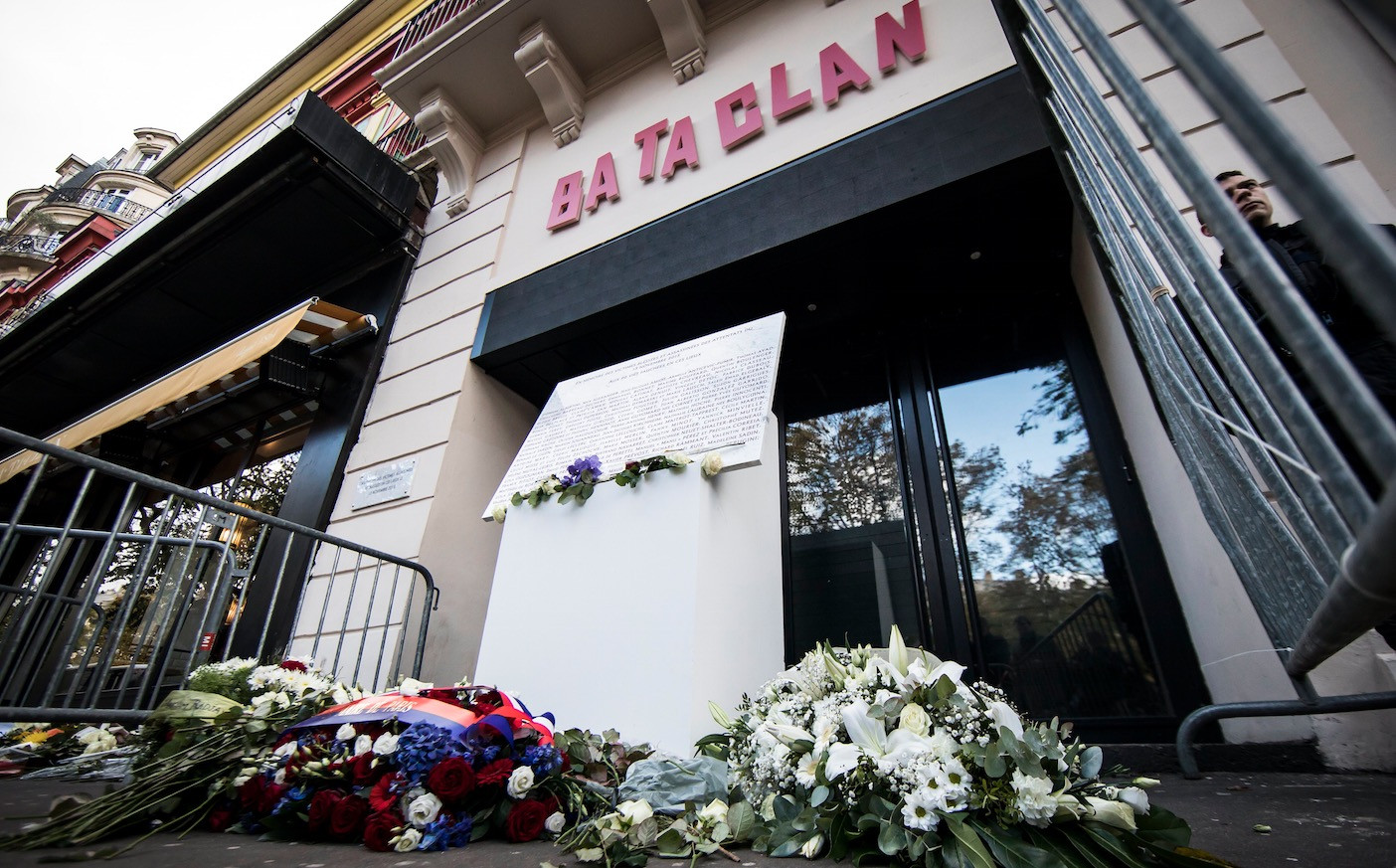 Τρία χρόνια μετά τις τρομοκρατικές επιθέσεις στο Παρίσι