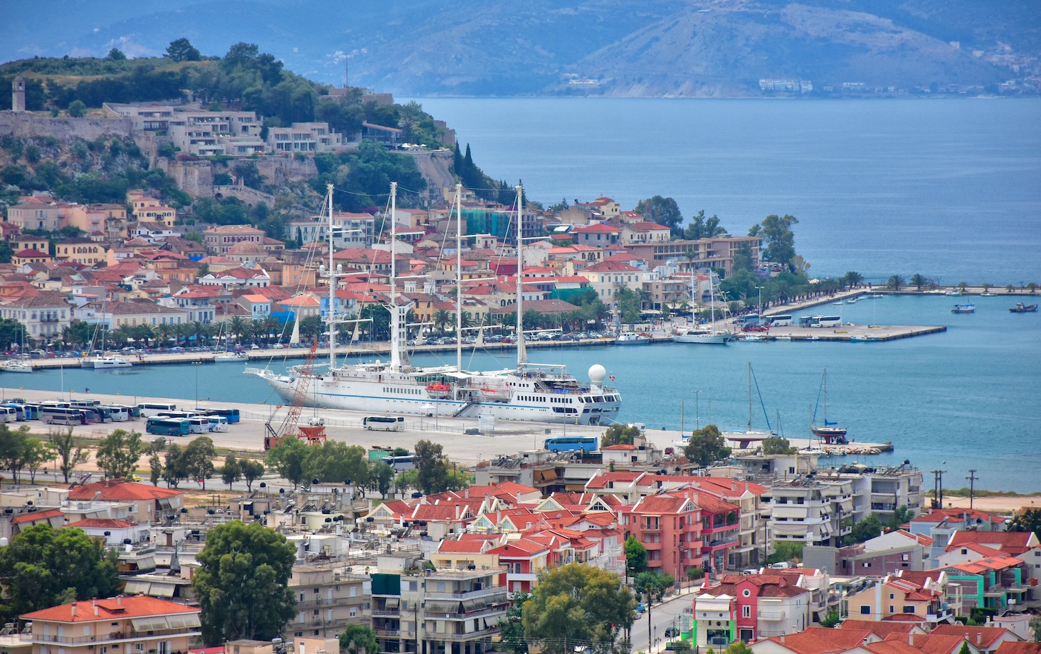 Από ρεκόρ σε ρεκόρ ο ελληνικός τουρισμός