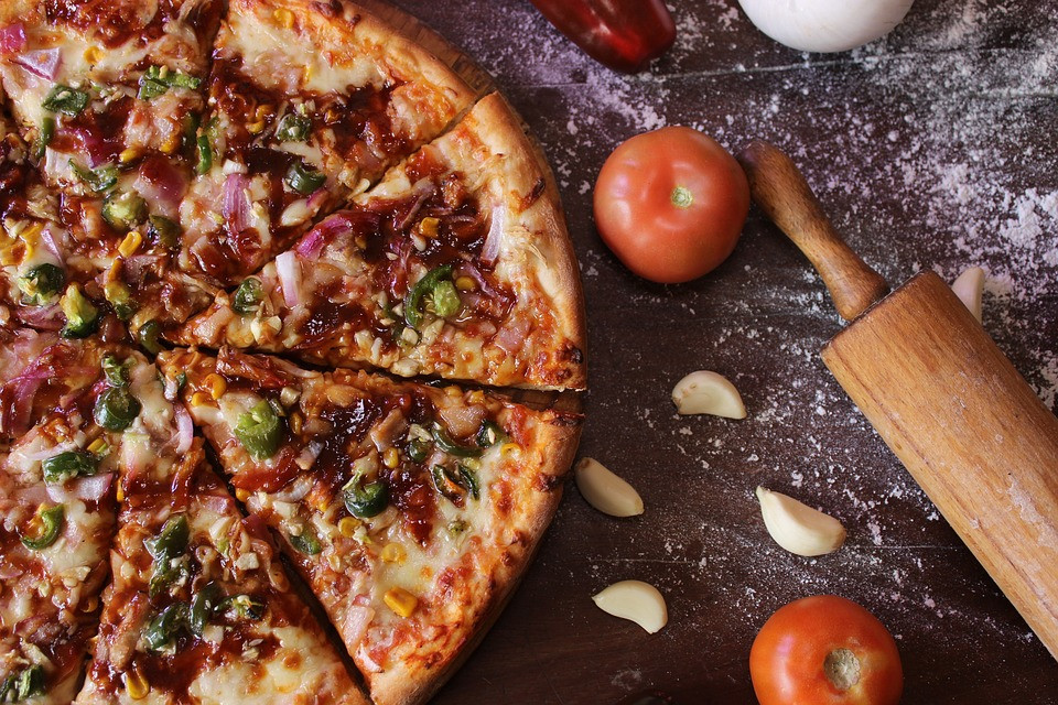 Νέο ρεκόρ: Έφτιαξαν 11.000 πίτσες σε 12 ώρες [ΒΙΝΤΕΟ]