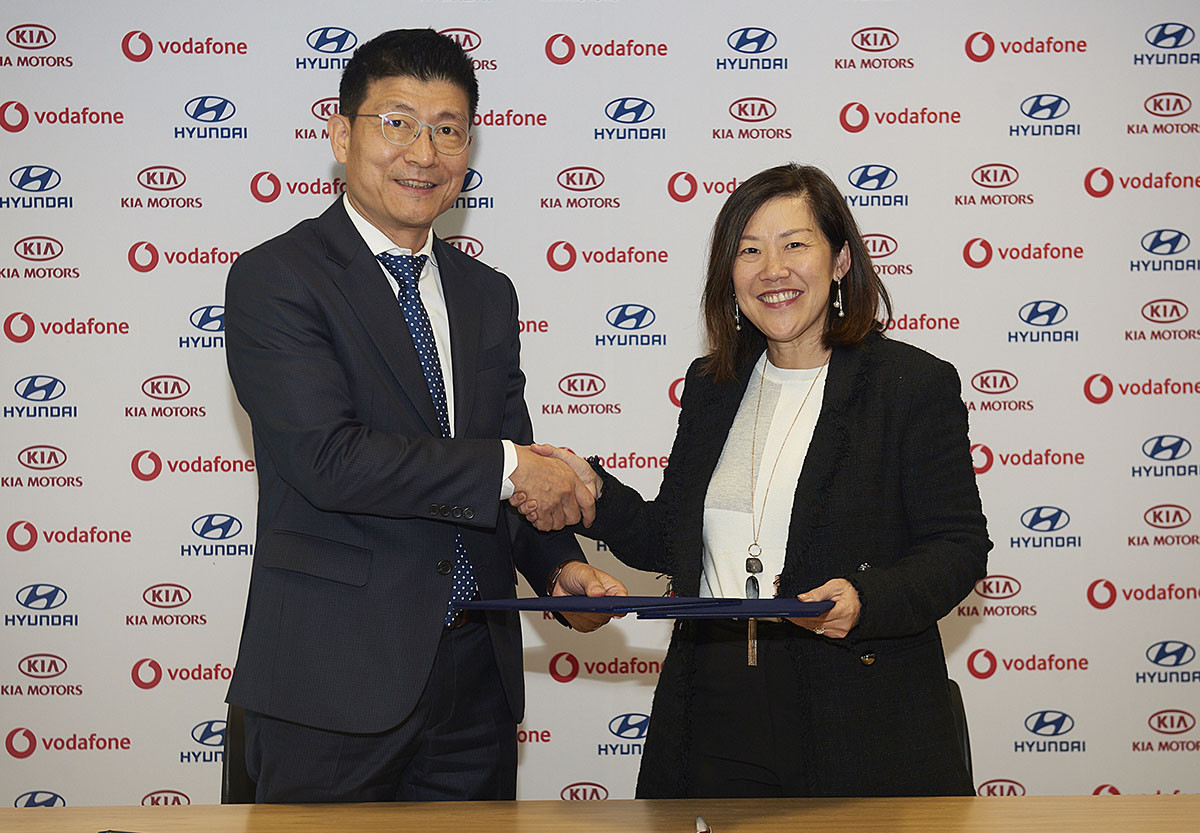 Στρατηγική συνεργασία Hyundai και Kia με τη Vodafone