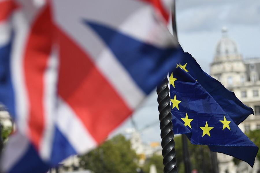 Brexit: «Καμιά επαναδιαπραγμάτευση» λέει η ΕΕ
