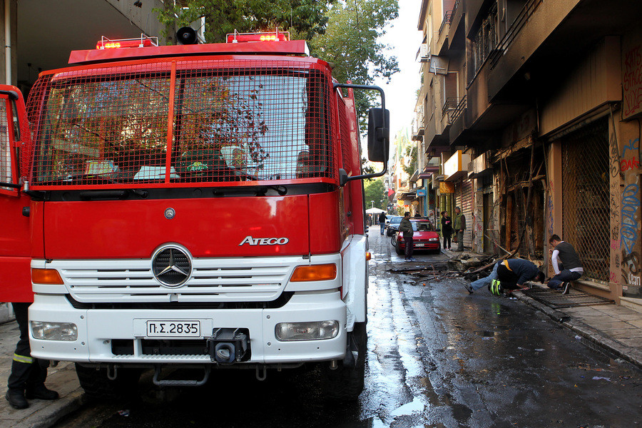 Θεσσαλονίκη: Μια γυναίκα με εγκαύματα μετά από φωτιά διώροφο