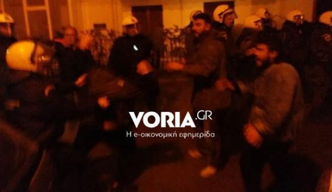 Θεσσαλονίκη: Ένταση με διαδηλωτές και ματαίωση εκδήλωσης με ομιλητή τον Γαβρόγλου [Βίντεο]