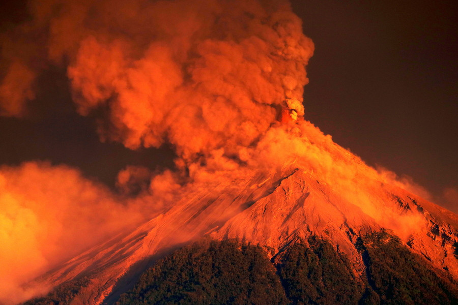 Γουατεμάλα: Χιλιάδες άνθρωποι απομακρύνθηκαν από τις εστίες τους εξαιτίας της έκρηξης του ηφαιστείου Φουέγο