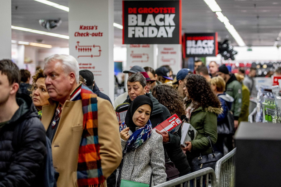 Όχι στην φρενίτιδα της Black Friday: Απεργούν οι εργαζόμενοι της Amazon σε Γερμανία και Ισπανία