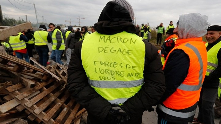 Γαλλία: Άνδρας που φόραγε κίτρινο γιλέκο απείλησε να απασφαλίσει χειροβομβίδα
