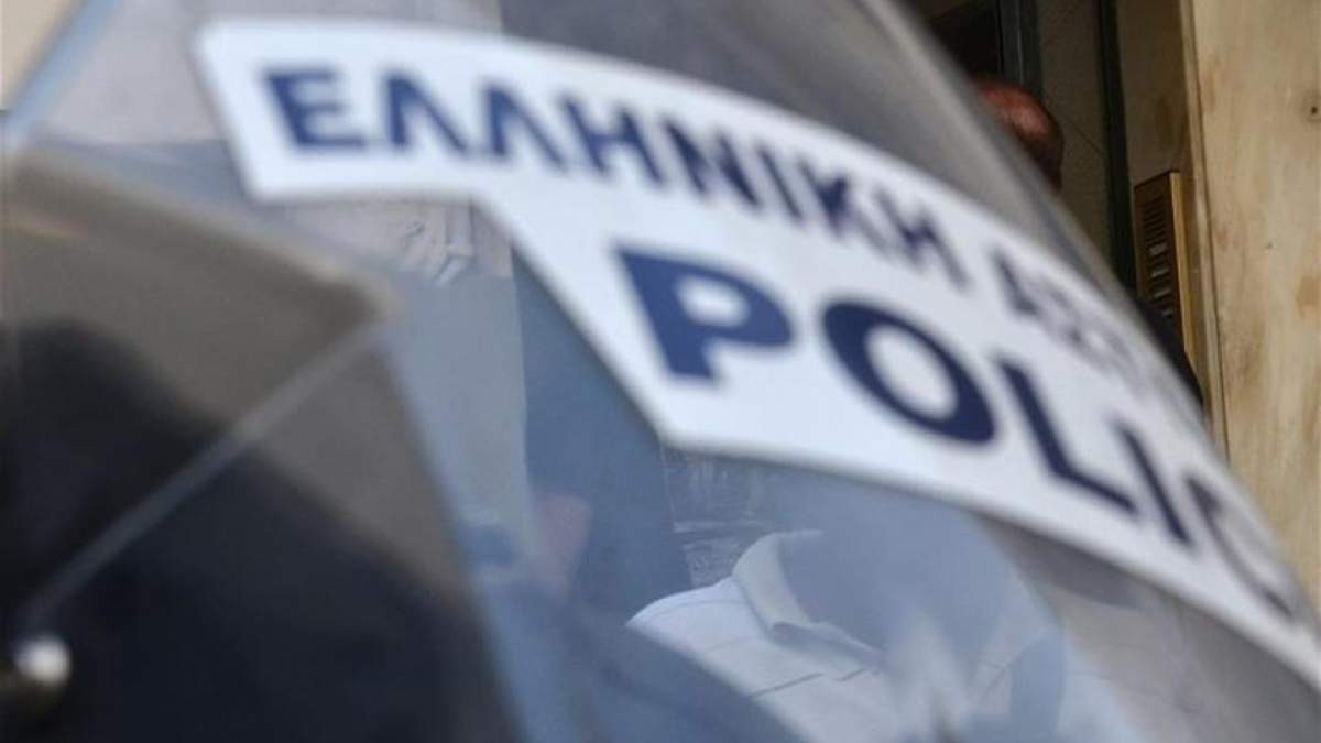 Εισβολή με μαχαίρι στην πρεσβεία της Σερβίας στην πλατεία Μαβίλη