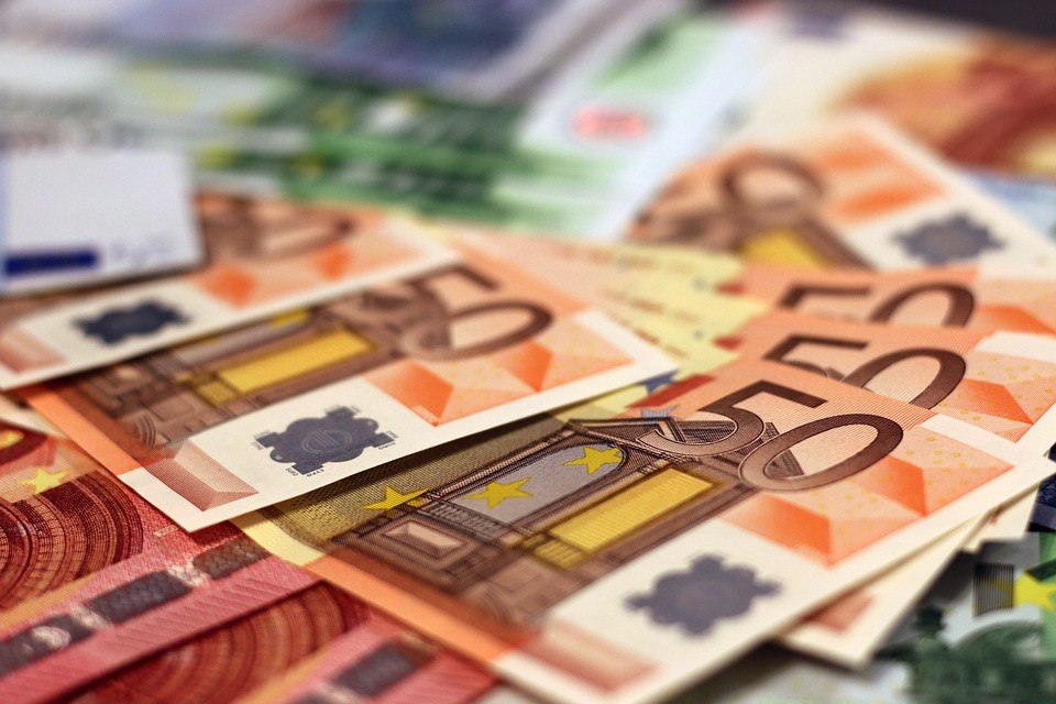 Πρωτογενές πλεόνασμα 6.435 εκατ. ευρώ στο 10μηνο