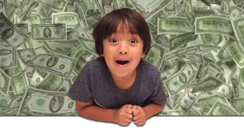 Πώς ένας 7χρονος έβγαλε σχεδόν 20 εκατ. ευρώ από το Υοutube [Βίντεο]