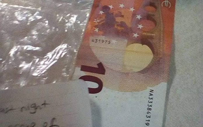 Πρόσφυγες στον ‘Εβρο πήραν ξύλα για να ζεσταθούν και άφησαν χρήματα με ένα σημείωμα