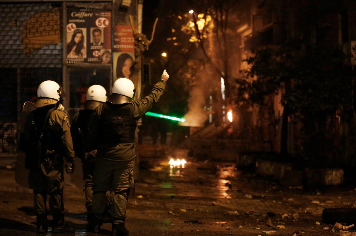 Στις 28 οι συλλήψεις σε Αθήνα – Θεσσαλονίκη στα επεισόδια για την επέτειο δολοφονίας του Γρηγορόπουλου
