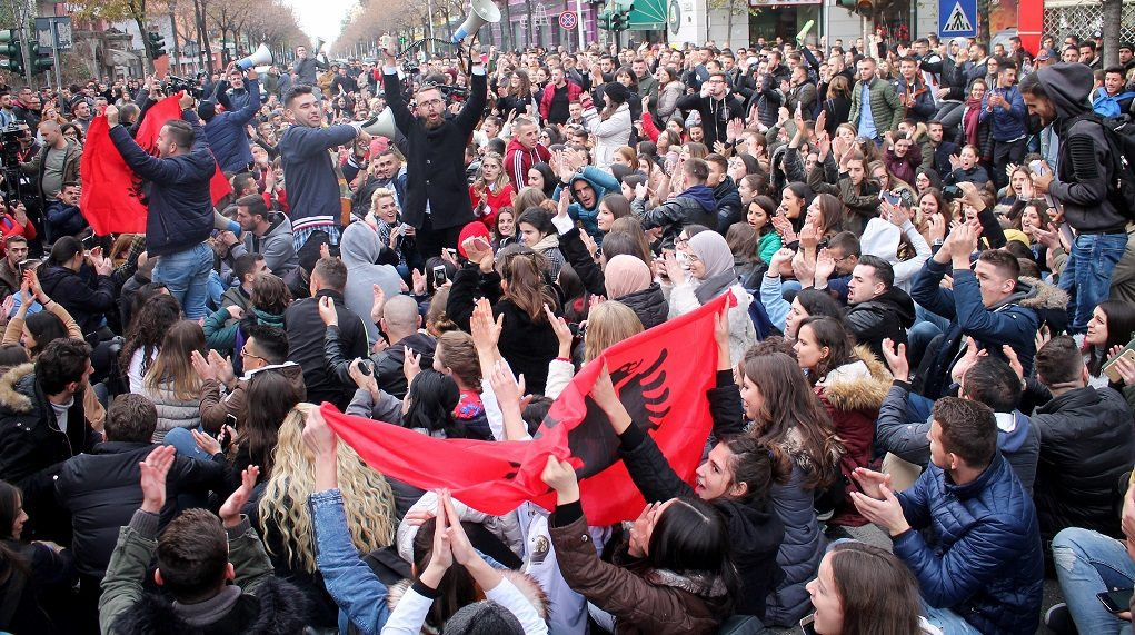 Μαζικές φοιτητικές διαδηλώσεις στην Αλβανία