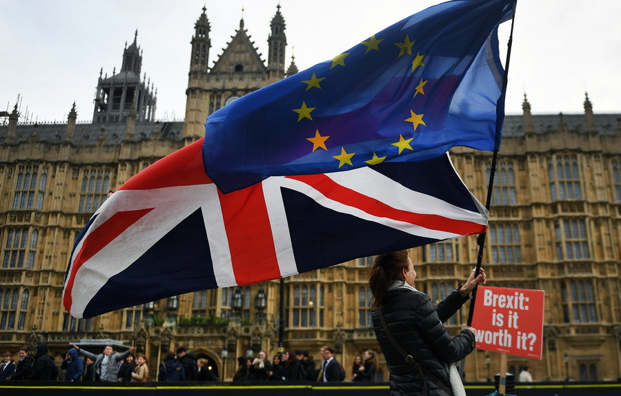 Η βρετανική κυβέρνηση μπορεί να ανατρέψει μονομερώς το Brexit λέει το Δικαστήριο της ΕΕ
