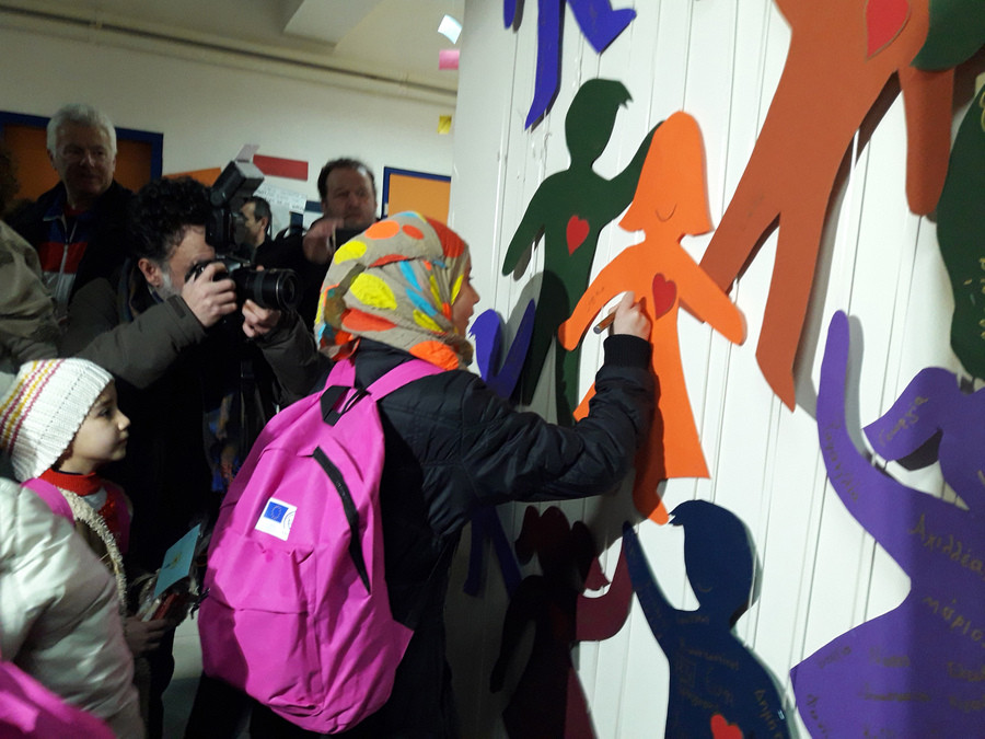 Τα σχολεία του Πολύγυρου ανοίγουν την αγκαλιά τους στα προσφυγόπουλα