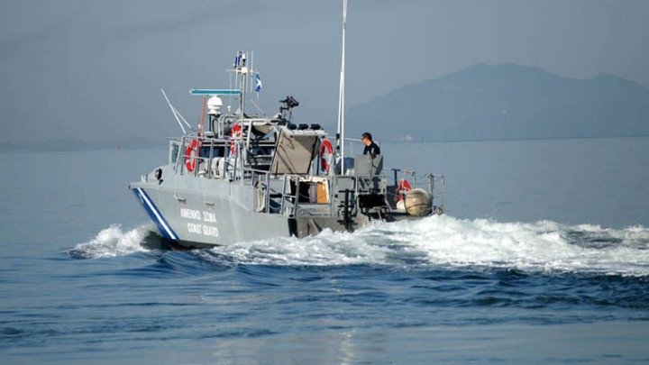 Ιστιοφόρο σκάφος με μετανάστες προσάραξε στη θαλάσσια περιοχή της Κυπαρισσίας