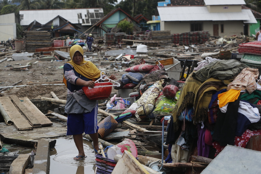 Ινδονησία: Στους 429 οι νεκροί, υπαρκτός ο κίνδυνος για νέο τσουνάμι [Βίντεο]