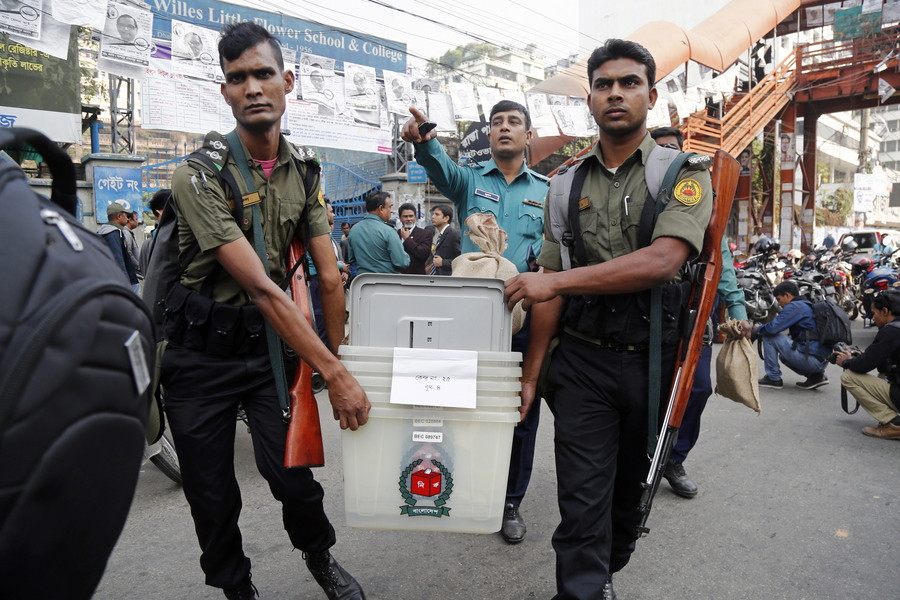 Μπανγκλαντές: Αιματοβαμμένες κάλπες