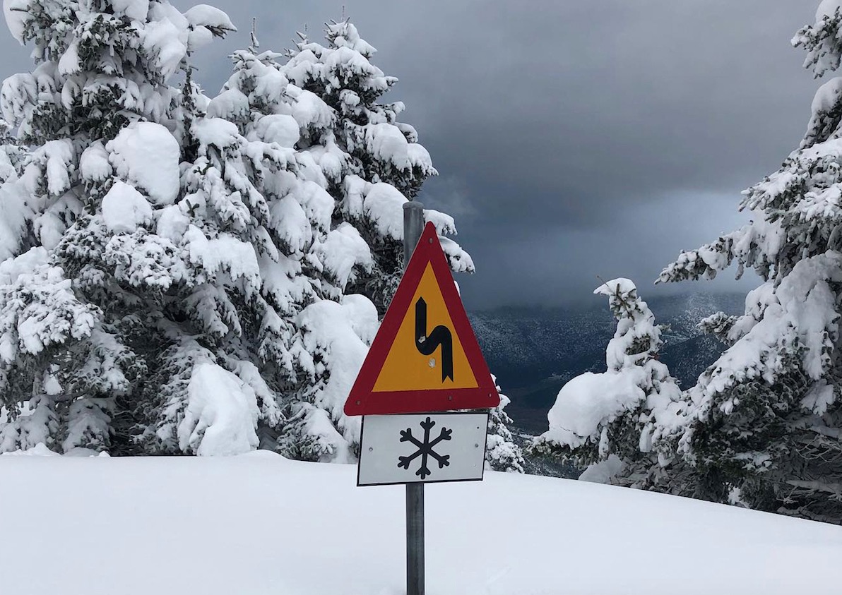 Προβλήματα στα δρομολόγια των τρένων από τον χιονιά