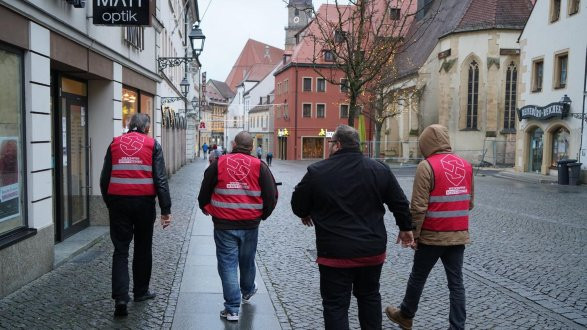 «Τάγματα εφόδου» στους δρόμους της Βαυαρίας – Σοκαρισμένος δηλώνει ο δήμαρχος