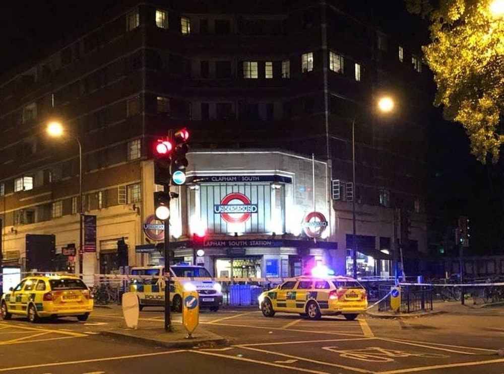Ενας νεκρός από επίθεση με μαχαίρι σε τρένο κοντά στο Λονδίνο