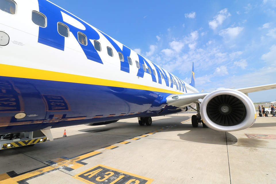 Πυρά Σπίρτζη κατά Ryanair για τους Έλληνες που κατέληξαν στη Ρουμανία