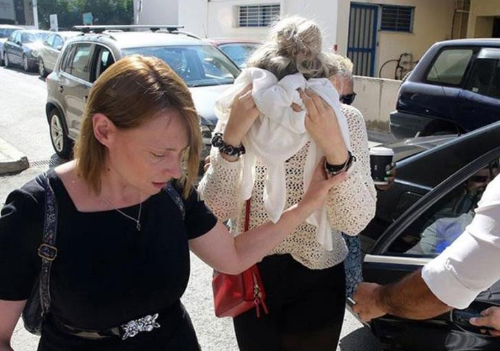 Κύπρος: Για «ψευδή καταγγελία» καταδικάστηκε η Βρετανίδα που είχε δηλώσει βιασμό από 12 Ισραηλινούς
