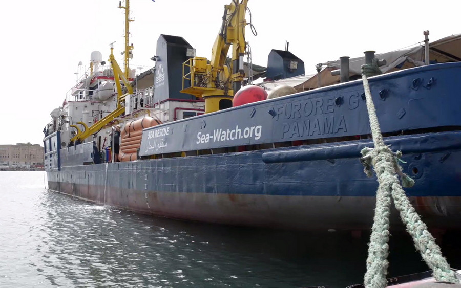 Μάλτα: Επιδεινώνεται η κατάσταση των προσφύγων στα πλοία της «Sea-Watch»