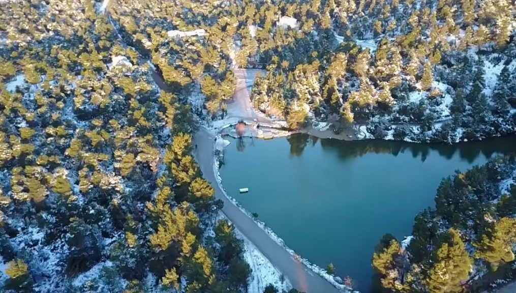 Η Ιπποκράτειος Πολιτεία και η λίμνη Μπελέτσι μέσα στο χιόνι  [ΒΙΝΤΕΟ]