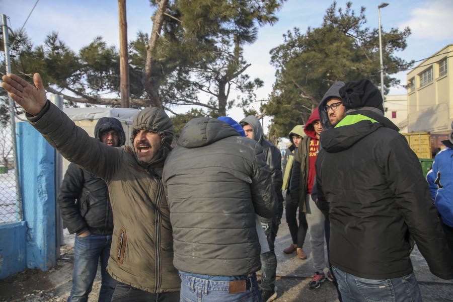 Ένταση και προσαγωγές σε συγκέντρωση διαμαρτυρίας προσφύγων στα Διαβατά