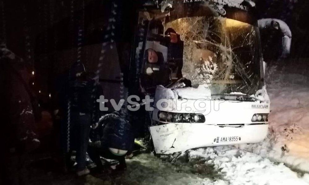 Εύβοια: Λεωφορείο ΚΤΕΛ συγκρούστηκε με εκχιονιστικό όχημα