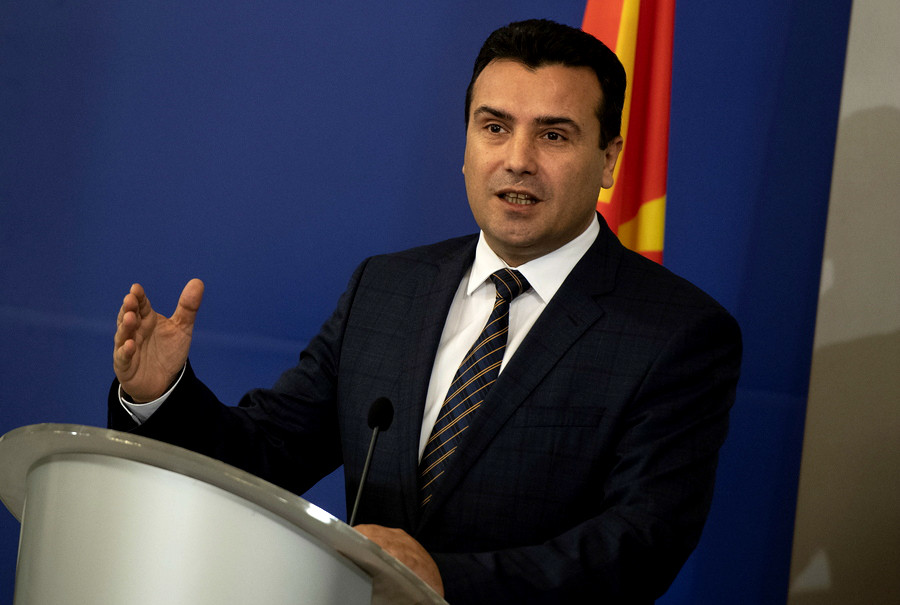 Συνταγματική αναθεώρηση ΠΓΔΜ: Παράλληλο παζάρι Ζάεφ με Αλβανούς κι «αντάρτες» VMRO
