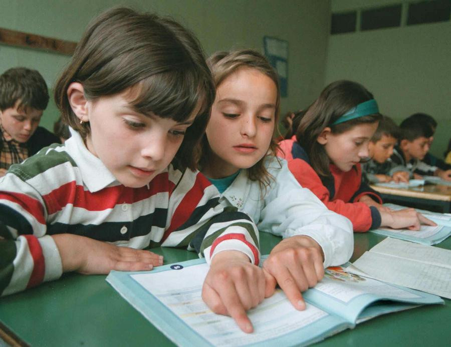 Οι αλλαγές που ζητά η Ελλάδα στα σχολικά βιβλία της ΠΓΔΜ