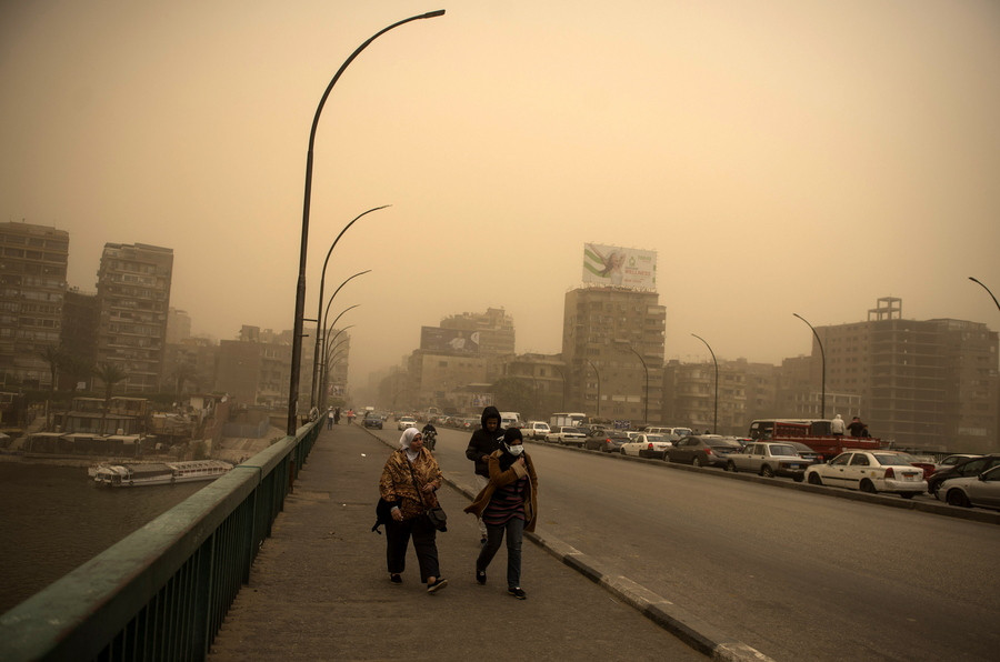 Σφοδρή αμμοθύελλα σάρωσε το Κάιρο και λιμάνια της Αιγύπτου-Πέντε νεκροί [Βίντεο]
