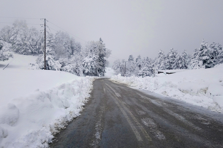 Κοζάνη: Προσφυγόπουλο περιπλανιόταν ξυπόλυτο στα χιόνια