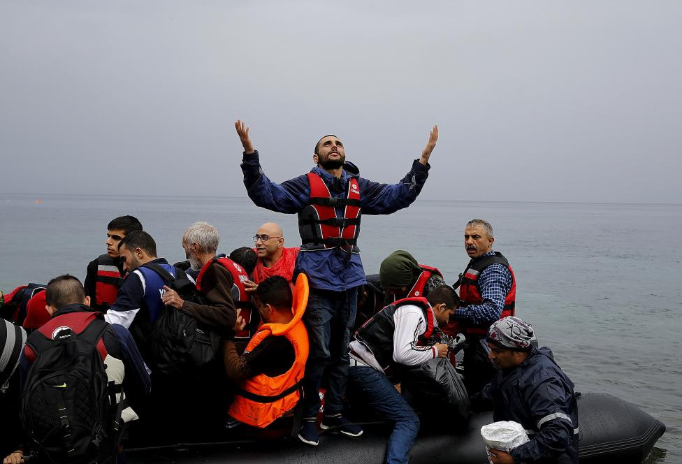 Οι πρόσφυγες είπαν: Ούτε οι προσευχές μας έχουν παραλήπτη