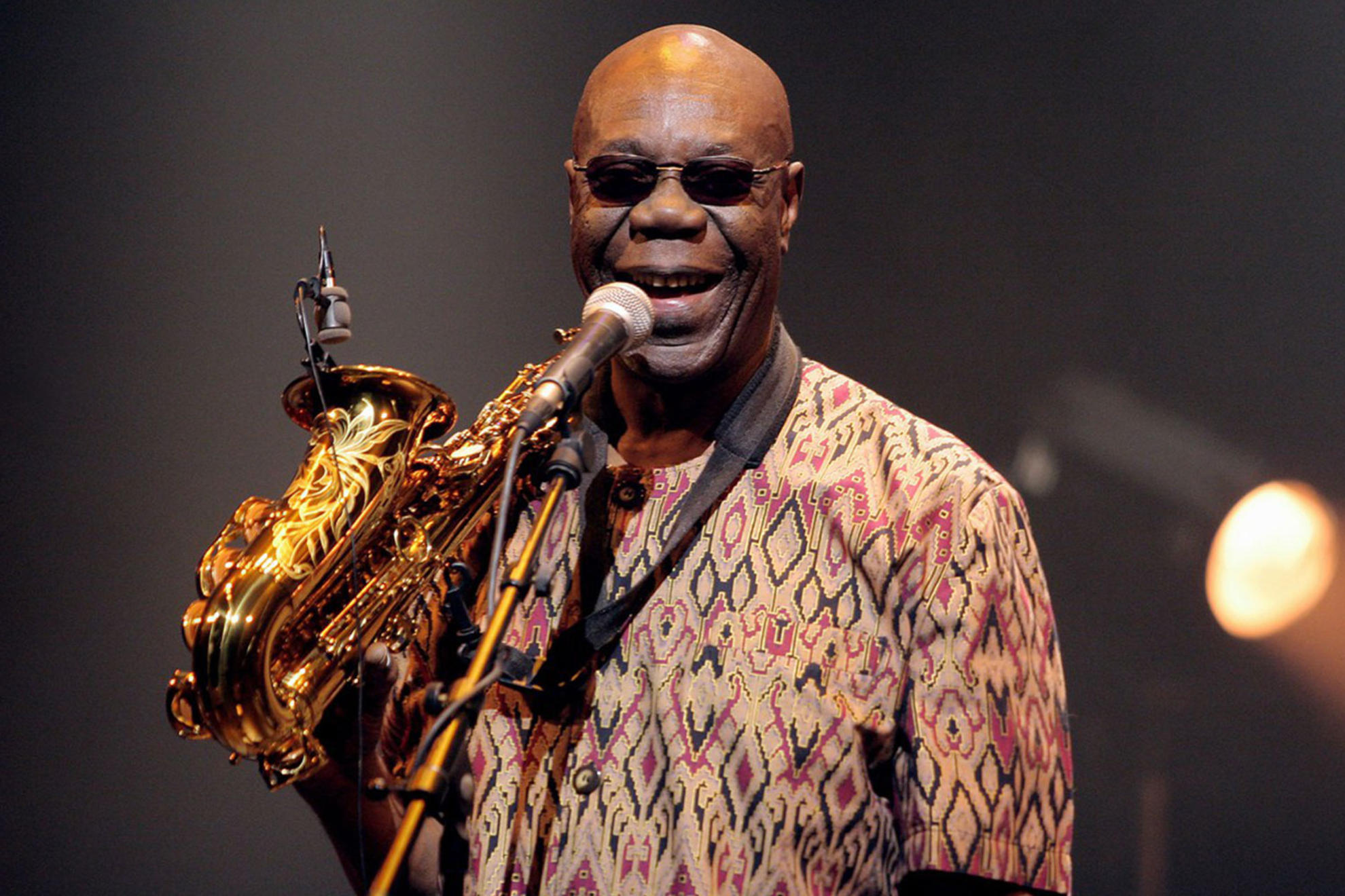 Manu Dibango: Ο άρχοντας του groove σε μια χορευτική βραδιά