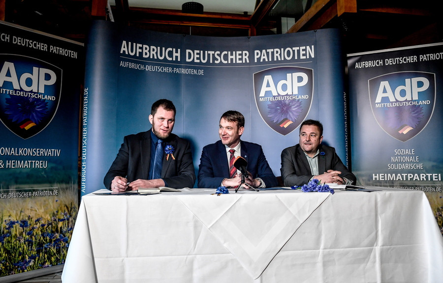 ΑdP, ένα κόμμα δεξιότερο του ακροδεξιού AfD