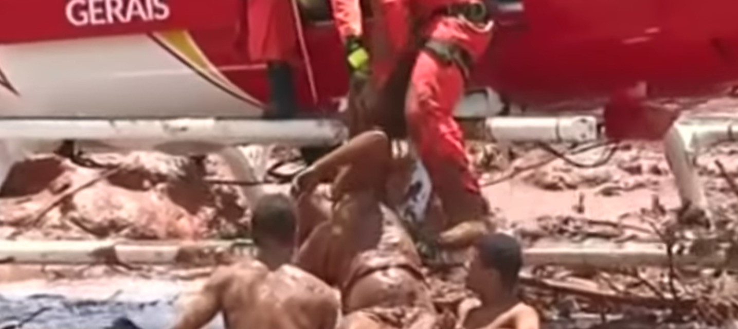 Τραγωδία στη Βραζιλία: Οι πρώτοι νεκροί από την κατάρρευση του φράγματος – Ελάχιστες πιθανότητες για 150 αγνοούμενους εργάτες [Βίντεο]