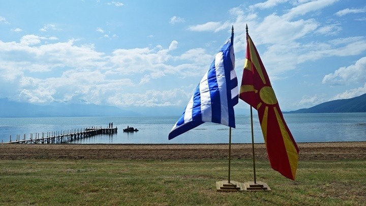 Μετά τις Πρέσπες: Τα οφέλη, οι ζημιές και η επόμενη μέρα για Ελλάδα – Βόρεια Μακεδονία