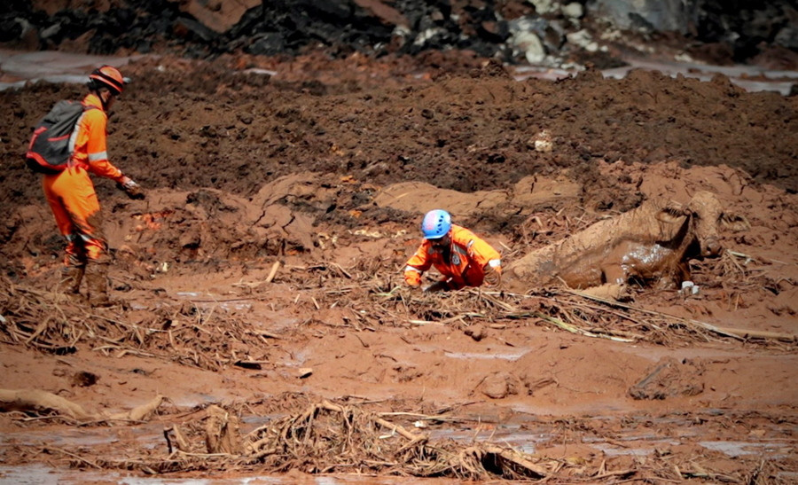 Βραζιλία: Τους 58 έφτασαν οι νεκροί εργάτες – Πάνω από 300 αγνοούμενοι