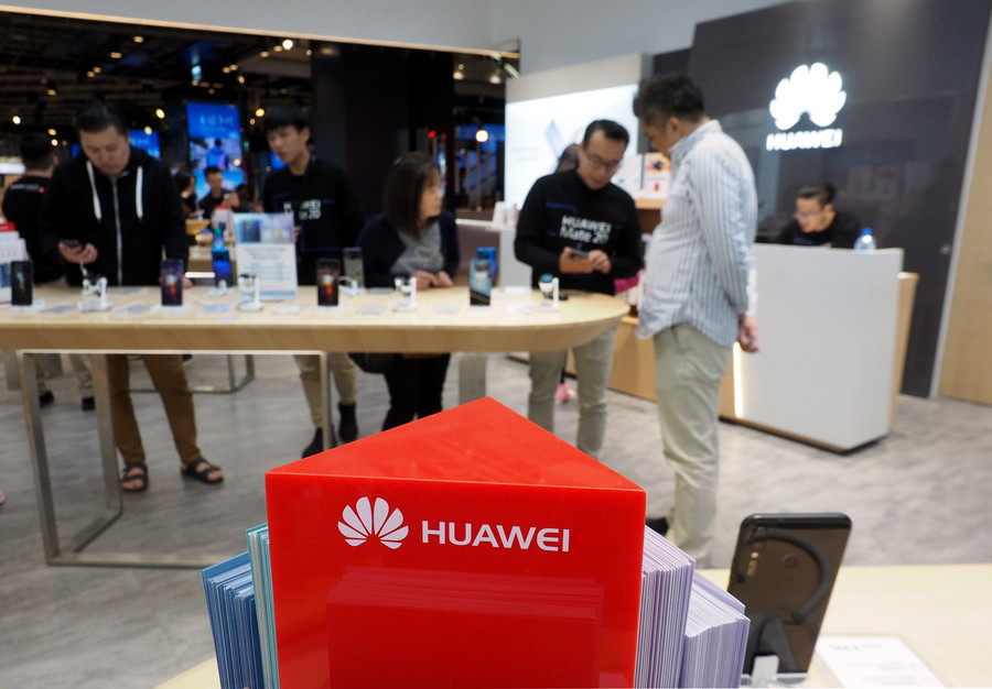 ‘Ενα βήμα παρακάτω πάνε οι ΗΠΑ τον «πόλεμο» κατά της Huawei
